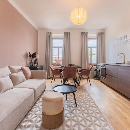 City Lounge Appartement Am Hauptbahnhof Санкт Пьолтен Екстериор снимка