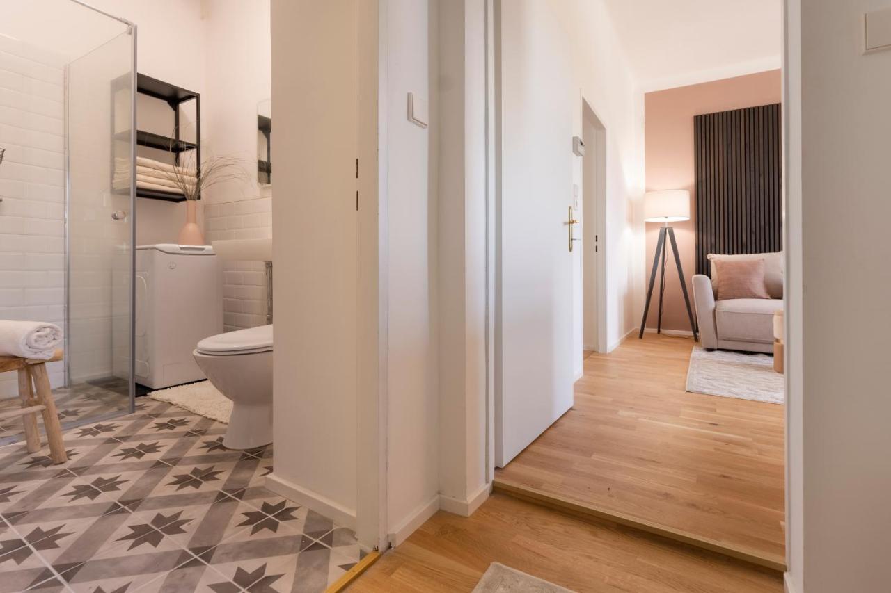City Lounge Appartement Am Hauptbahnhof Санкт Пьолтен Екстериор снимка