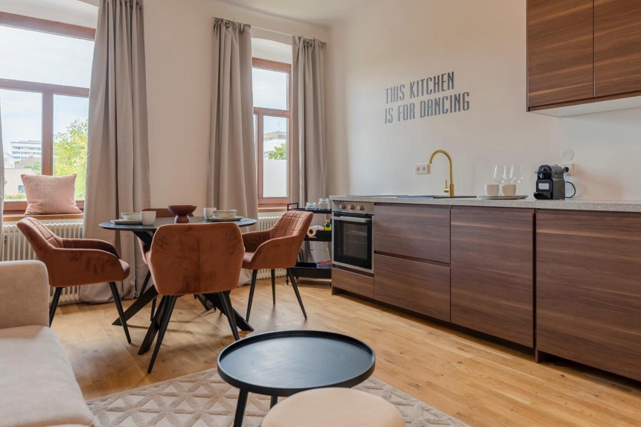 City Lounge Appartement Am Hauptbahnhof Санкт Пьолтен Екстериор снимка