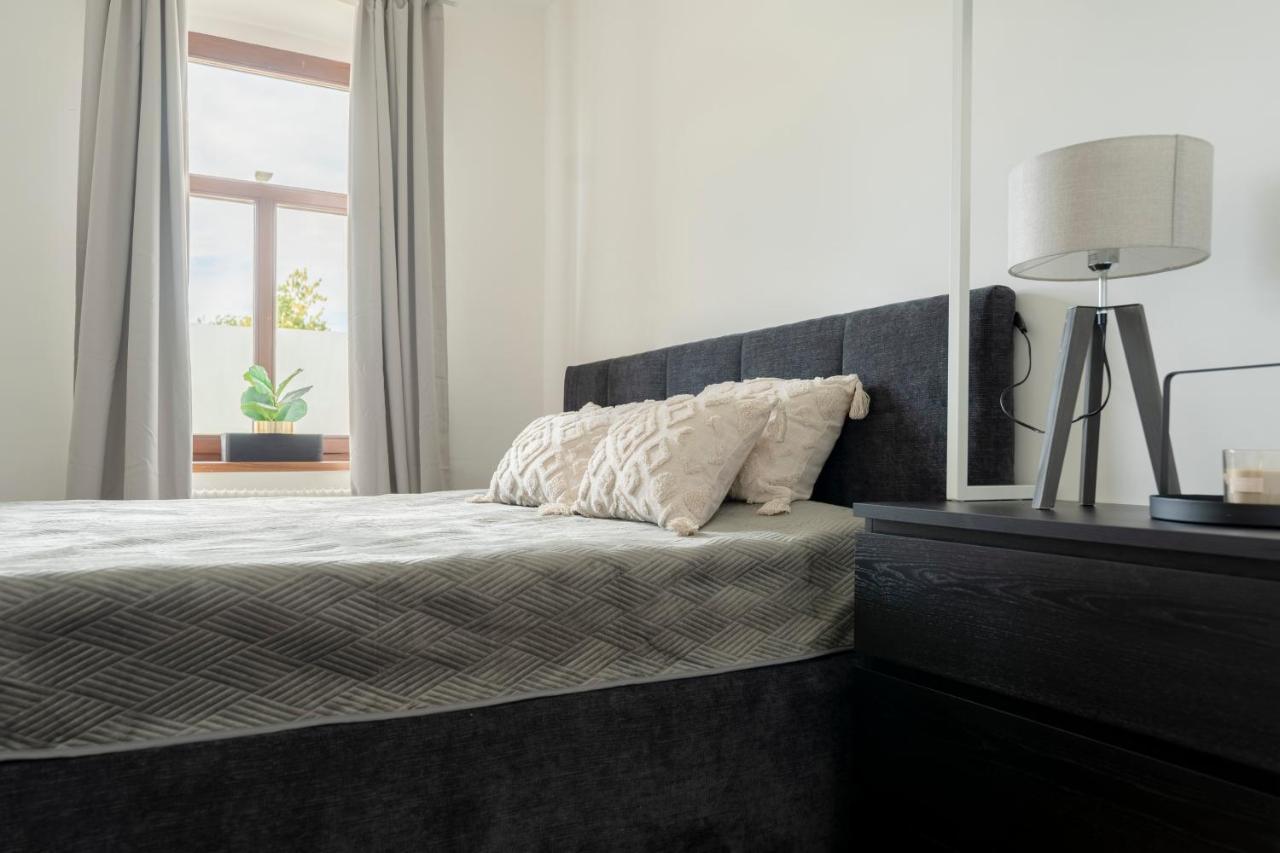 City Lounge Appartement Am Hauptbahnhof Санкт Пьолтен Екстериор снимка